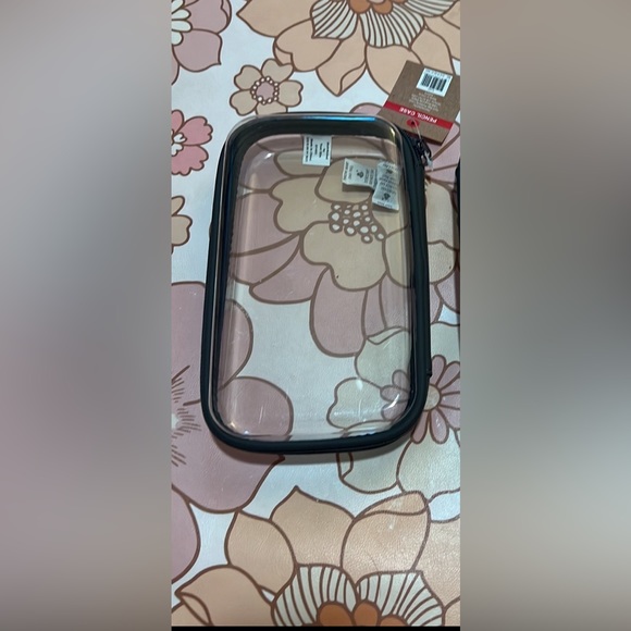 ✨1 black Clear Hard Pencil Case- New ✨ - Picture 1 of 10